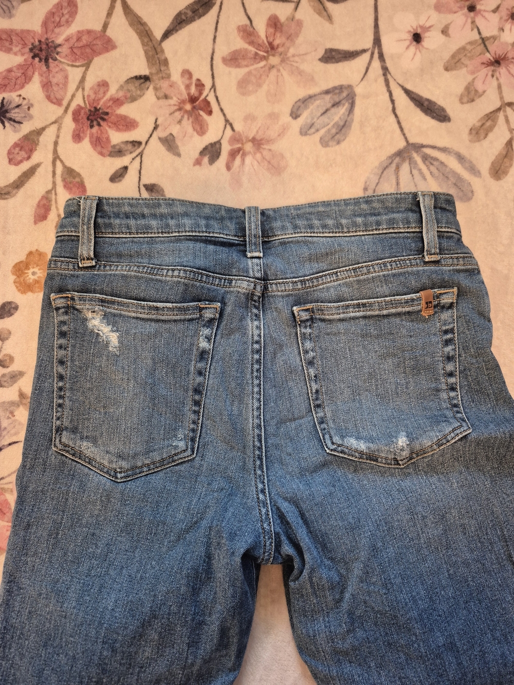 Joe's Jeans Distressed High Rise Crop Jeans - Faded Blue - Picture 5 of 6